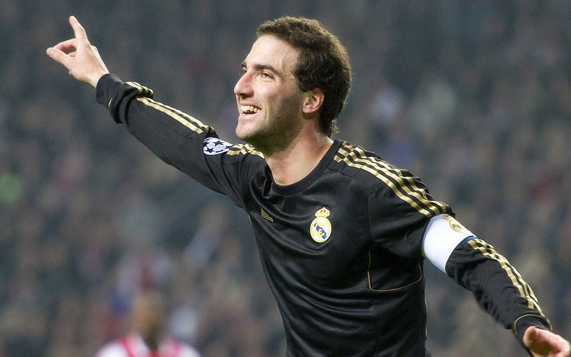 足球文化：五大联赛的球迷文化差异，中国足球球迷文化